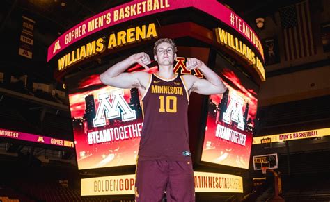 mn gopher basketball.
